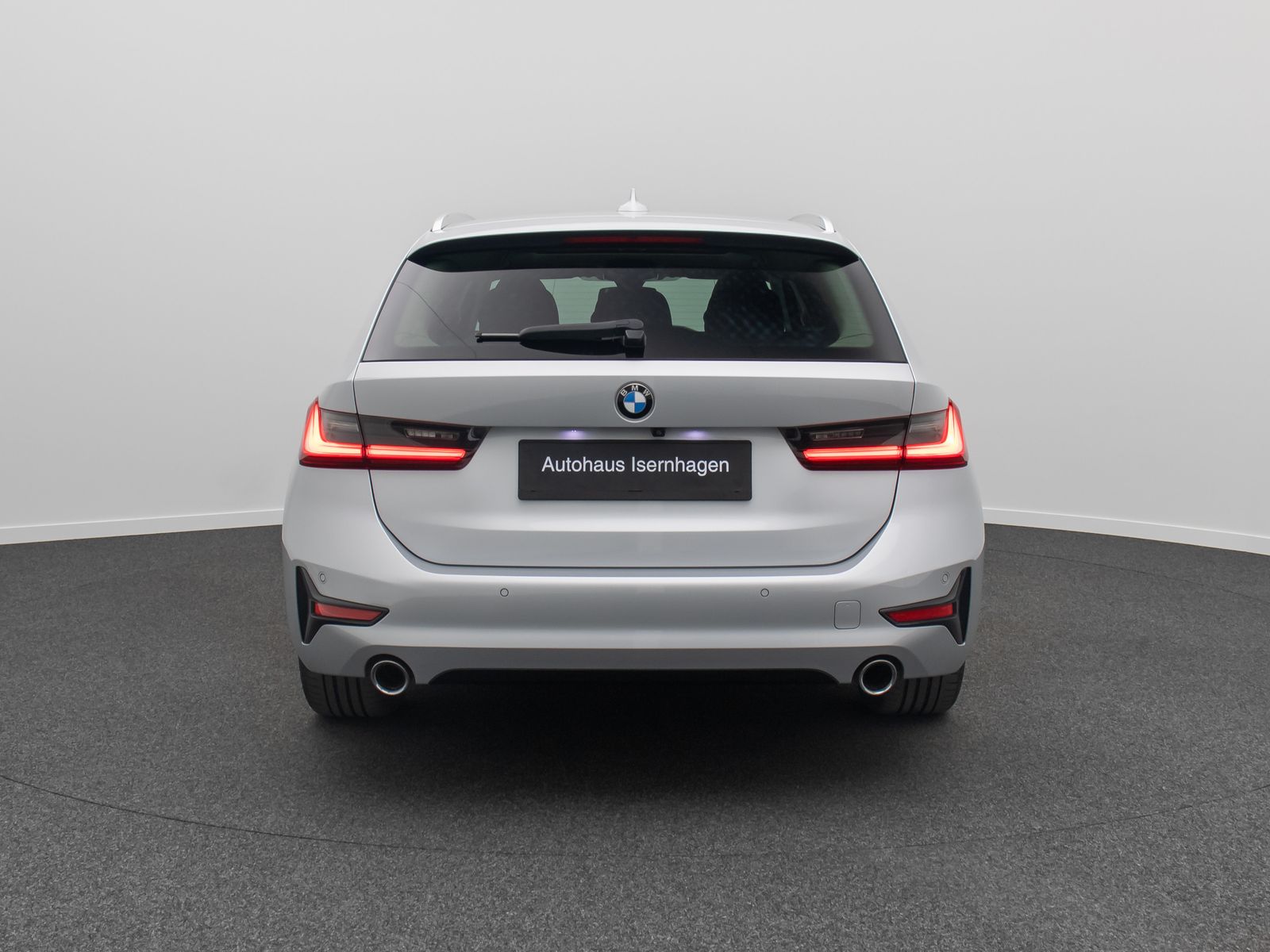 BMW 320d SportLine - Samsaru's Car Outlet