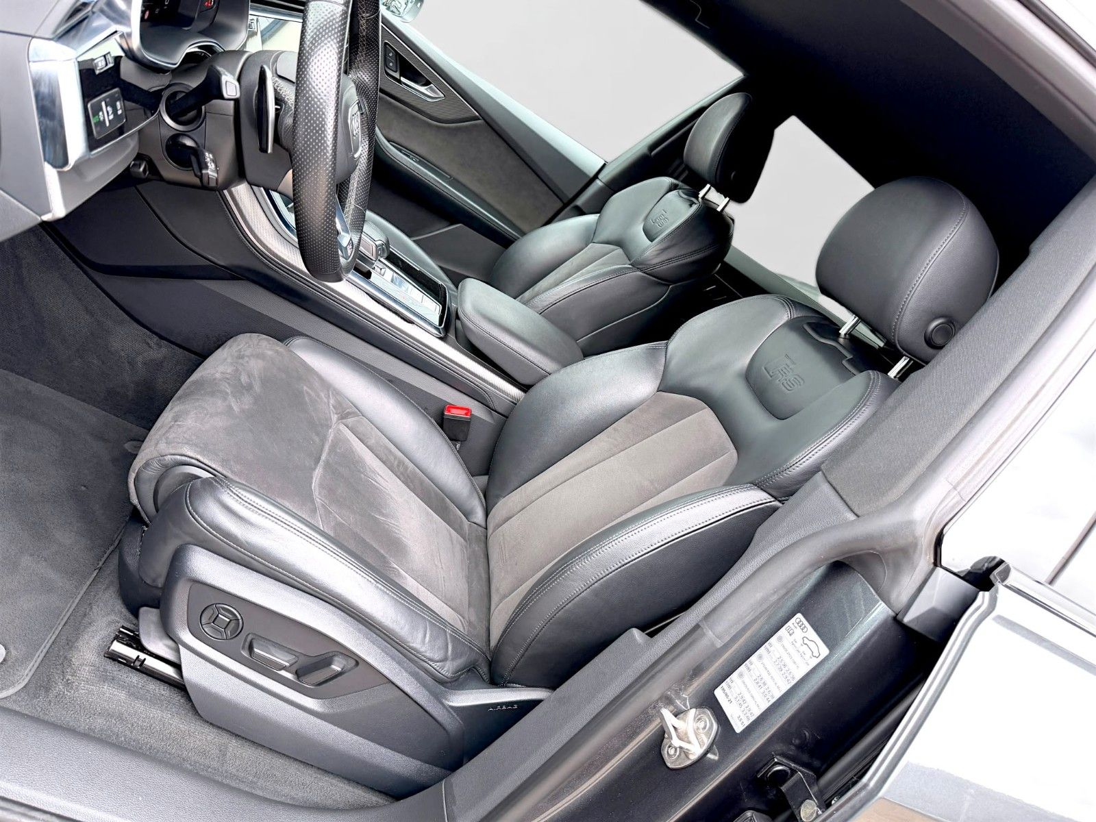 Audi RSQ8 4.0 TFSI /HEAD UP/STANDH./360°-KA./LUFT/ACC