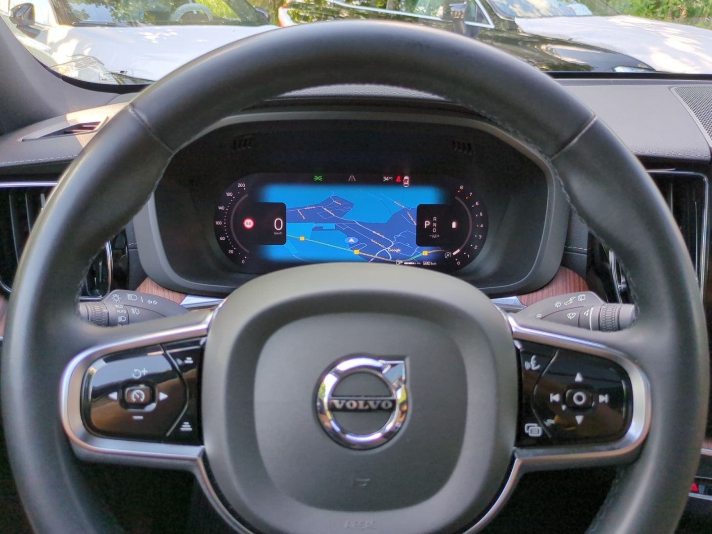 Volvo XC60 Ultimate Dark AWD HUD AD StandHZG Luftfeder