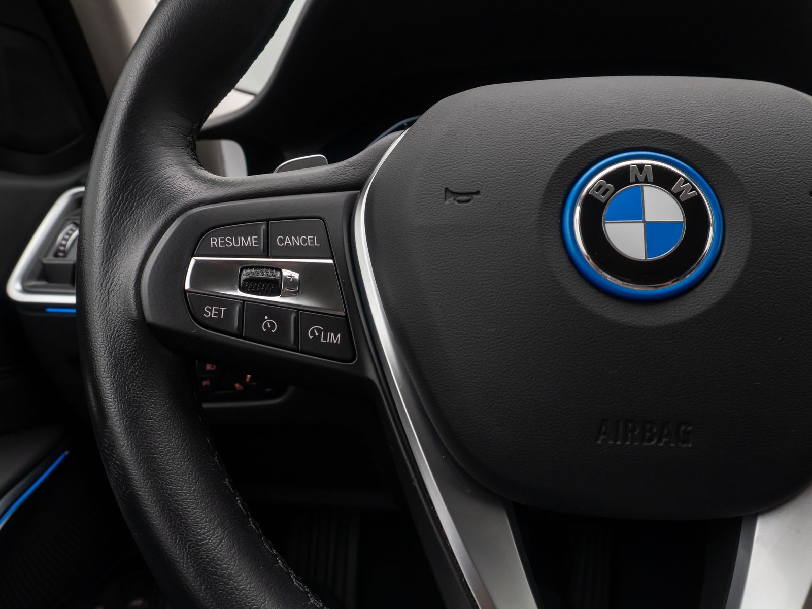 BMW 330e Sport Line - Samsaru's Car Outlet