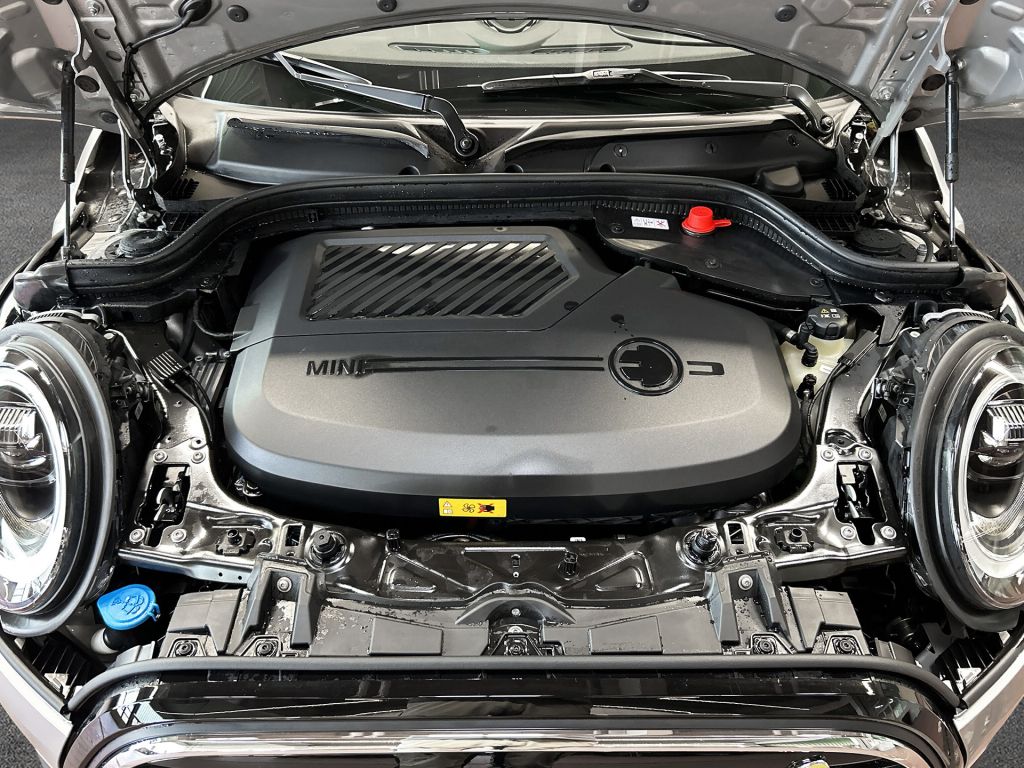 MINI Cooper SE MINI Yours Trim - Samsaru's Car Outlet