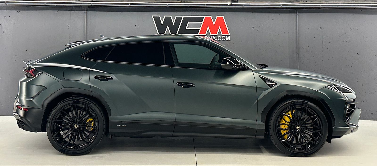 Lamborghini Urus 4.0 V8 PHEV SE - Samsaru's Car Outlet