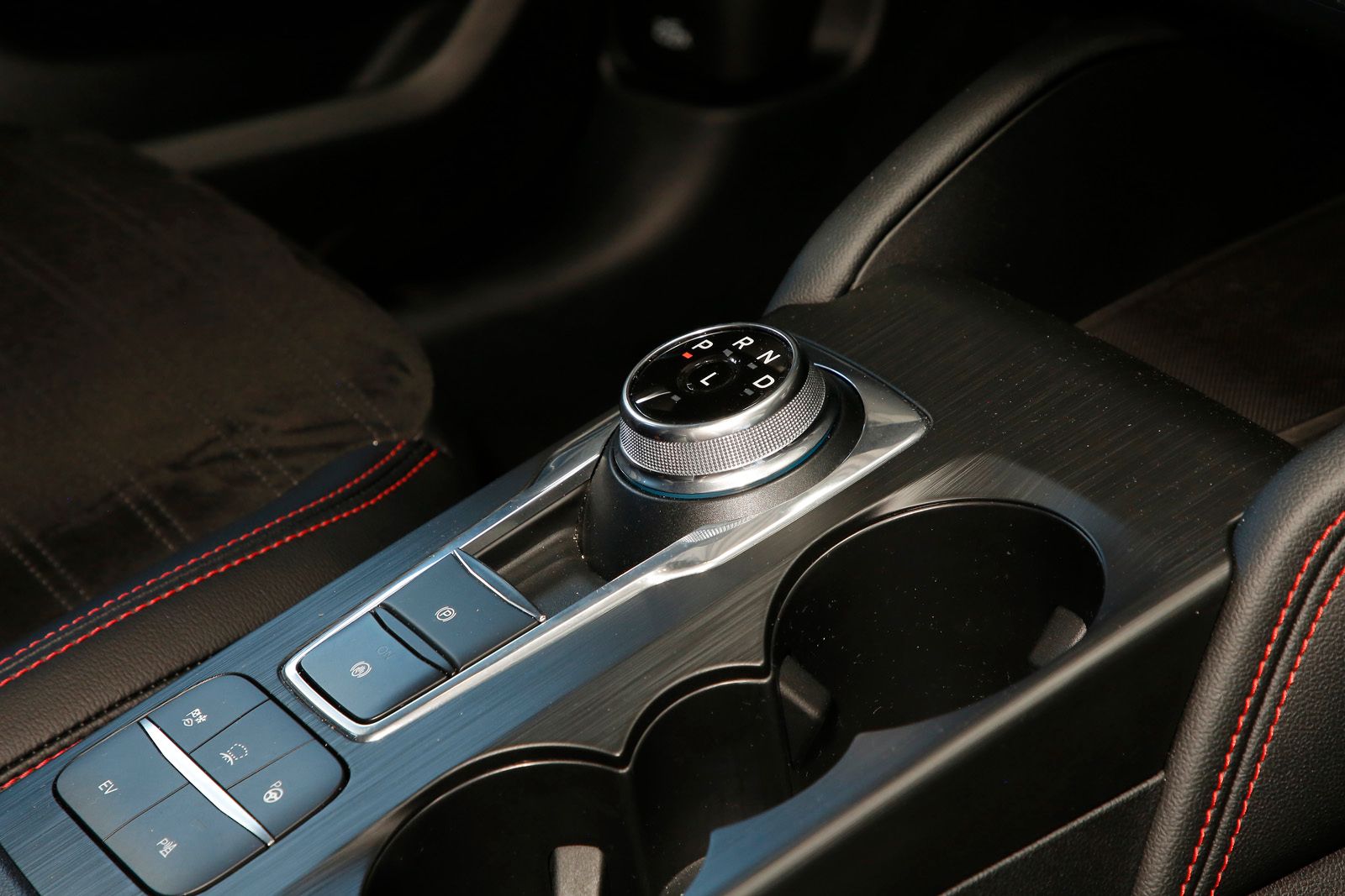 Ford Kuga Graphite Tech Edition 2.5l PHEV+Kamera+Head