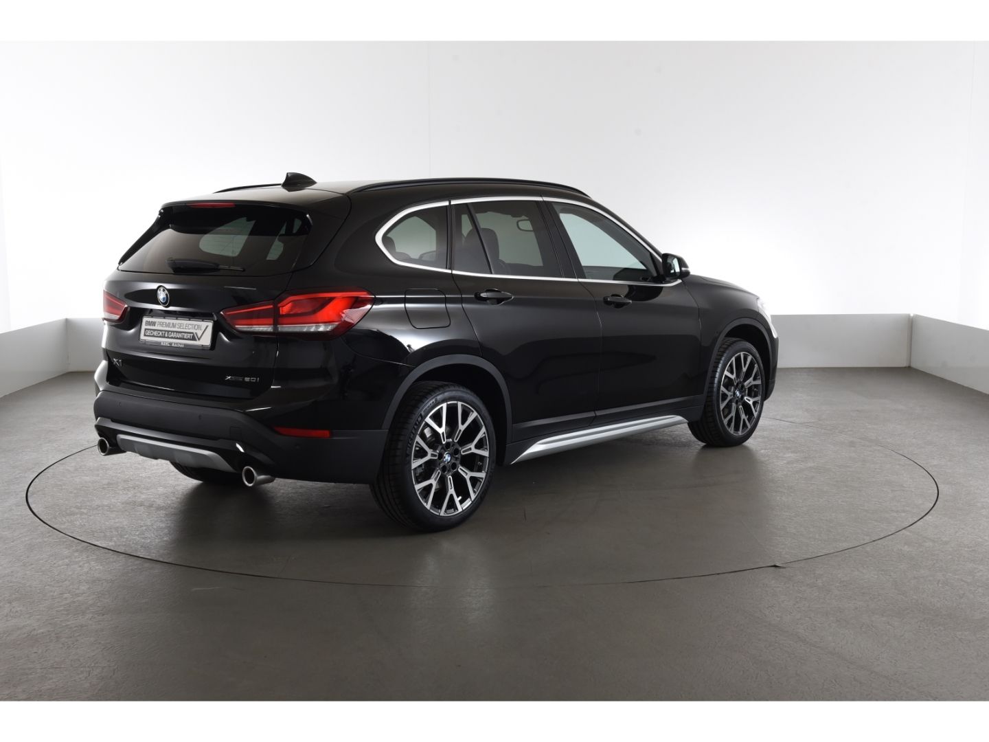 BMW X1 xDrive 20i xLine - Samsaru's Car Outlet