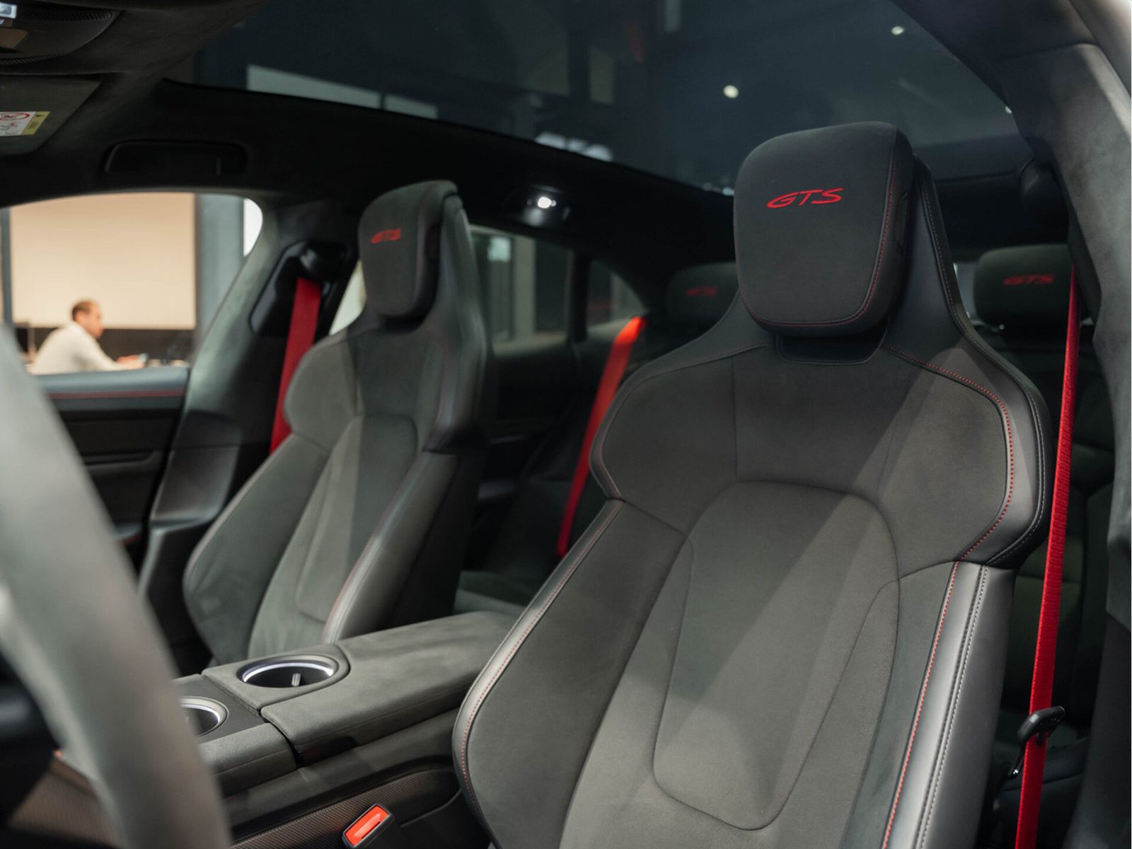 Porsche Taycan GTS Sport Turismo Sport Design Carbon Spo