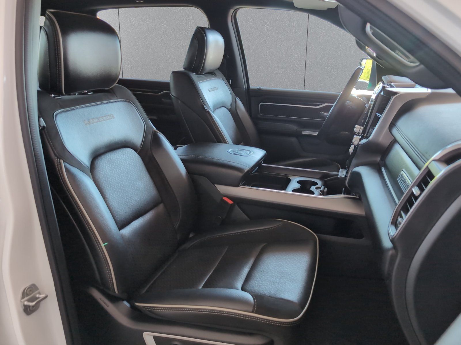 Dodge  1500 5.7 V8 HEMI Laie/1.Hd/LPG/AHK/Rollo