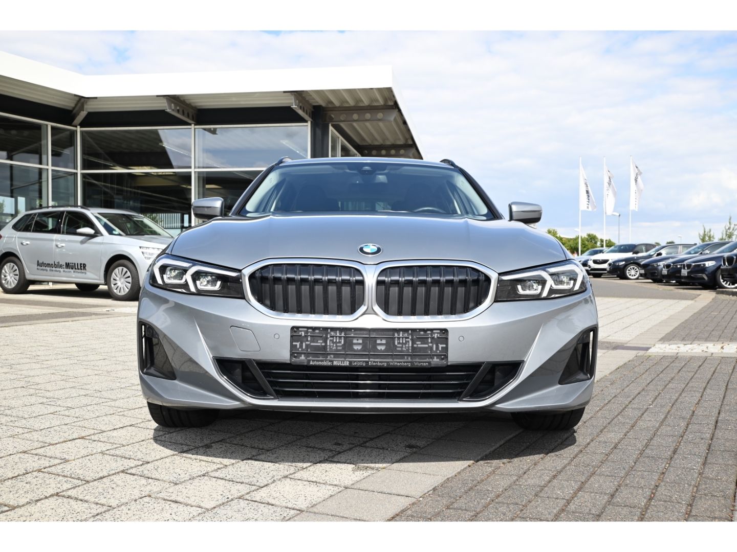 BMW 320d Touring - Samsaru's Car Outlet
