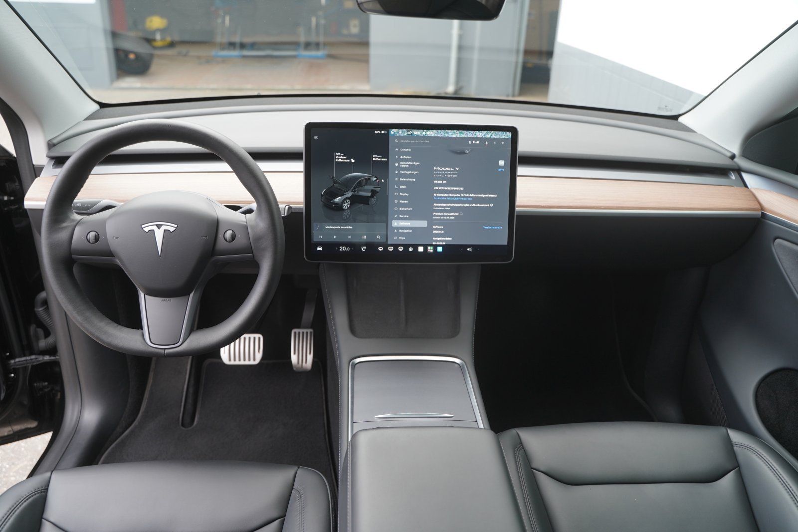 Tesla Model Y Long Range AWD *AHK*Mwst. ausweisbar*