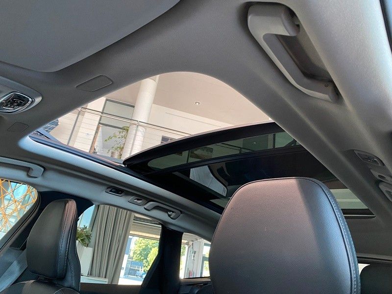 Volvo XC 60 Momentum Pro - Samsaru's Car Outlet