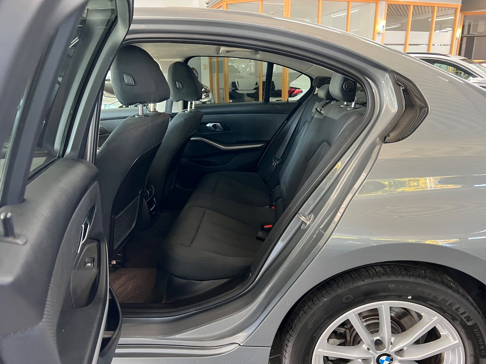 BMW 320d Lim. x Drive AHK+Driving Assist