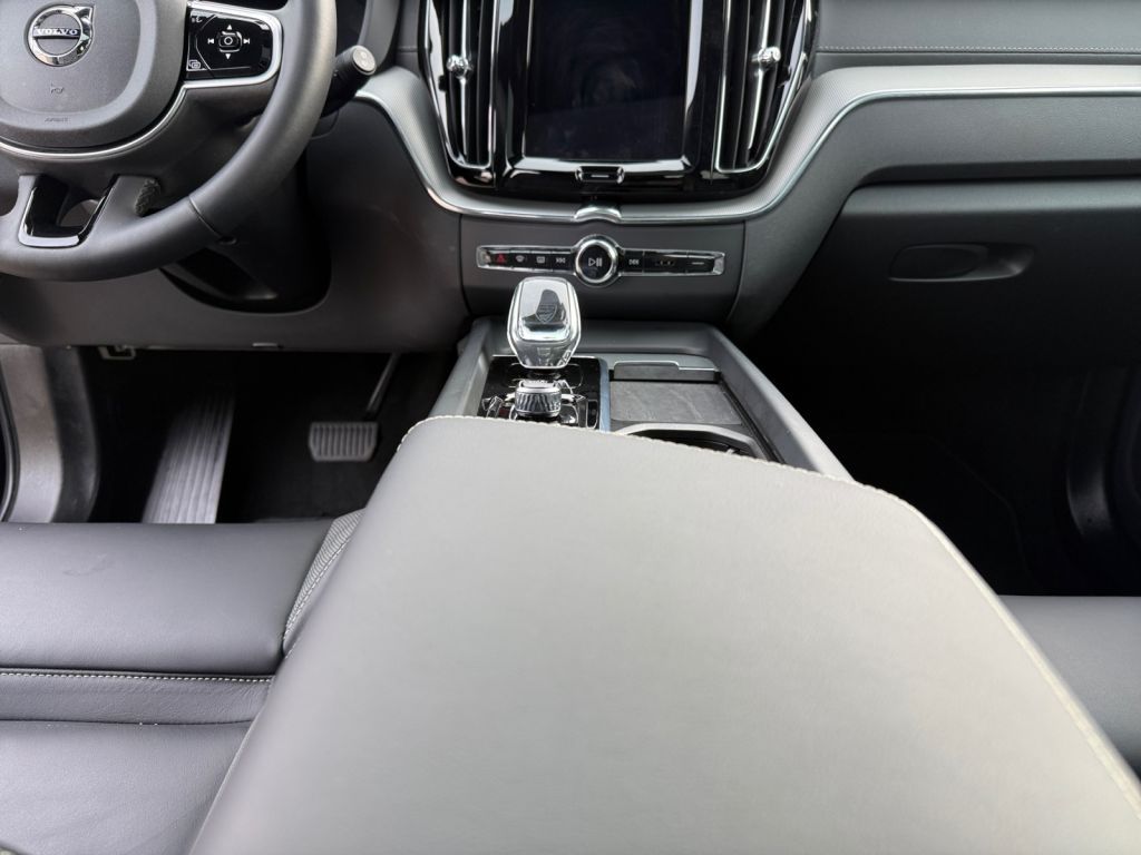 Volvo XC60 T6 AWD Plug-in Hybrid Ultra Black Edition 3