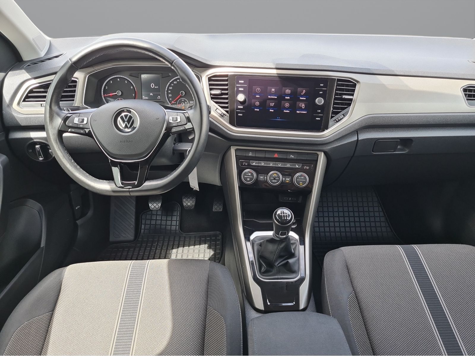 Volkswagen T-ROC 1.5 TSI Style - Samsaru's Car Outlet