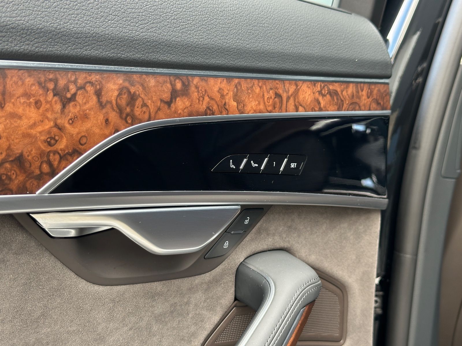 Audi A8 50 TDI SPORT - Samsaru's Car Outlet