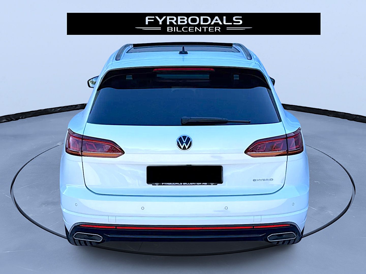 Volkswagen Touareg R 4Motion eHybrid - Samsaru's Car Outlet