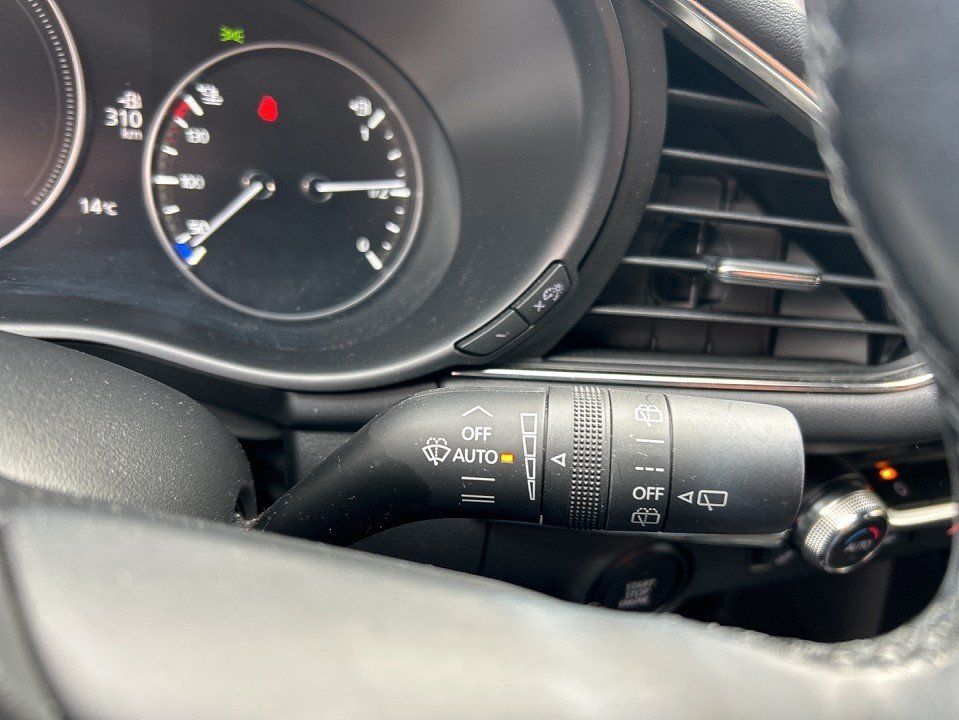 Mazda 3 2.0l "Selection" "NAVI" M Hybrid