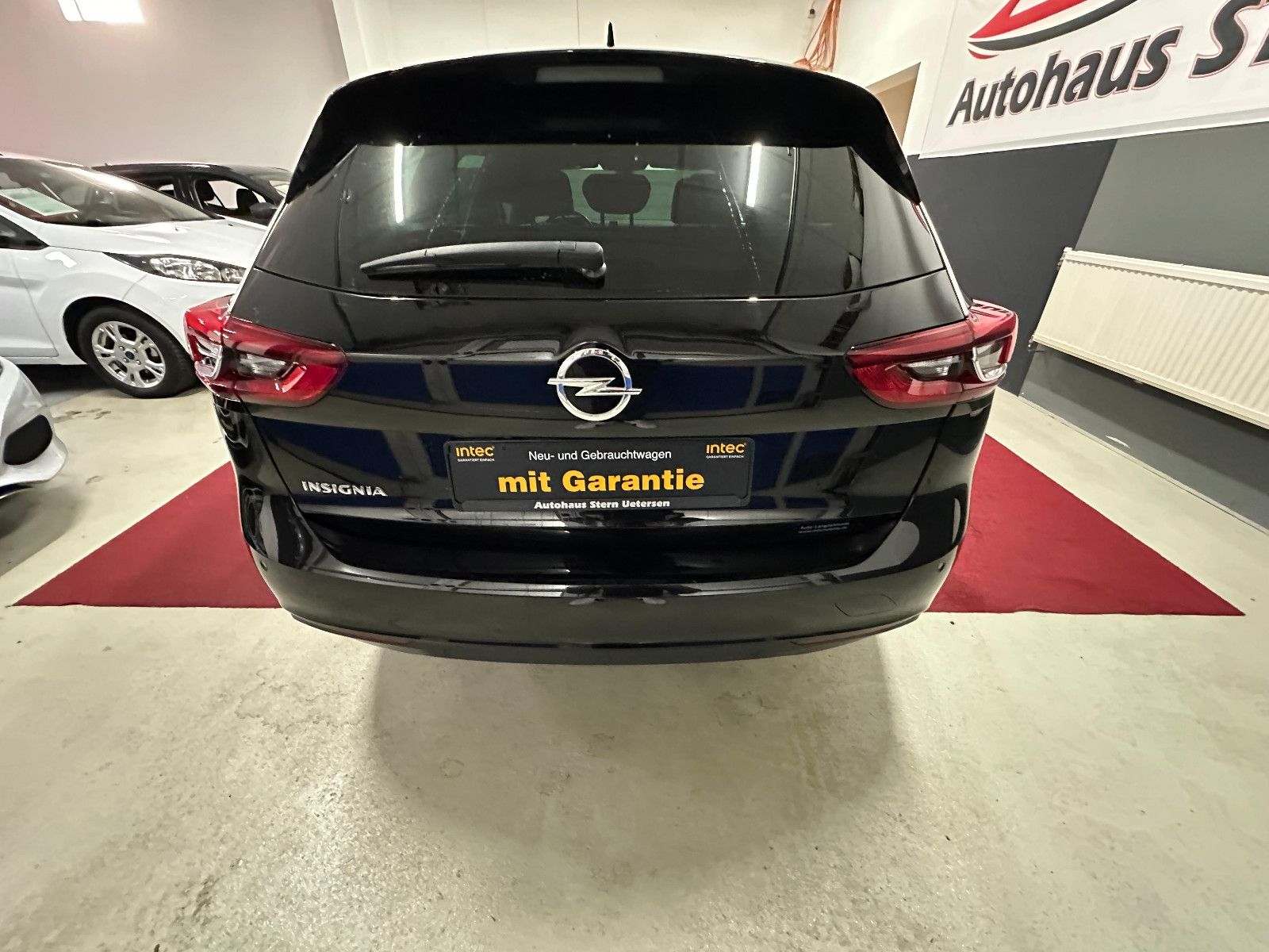 Opel Insignia B Sports Business - Samsaru's Car Outlet