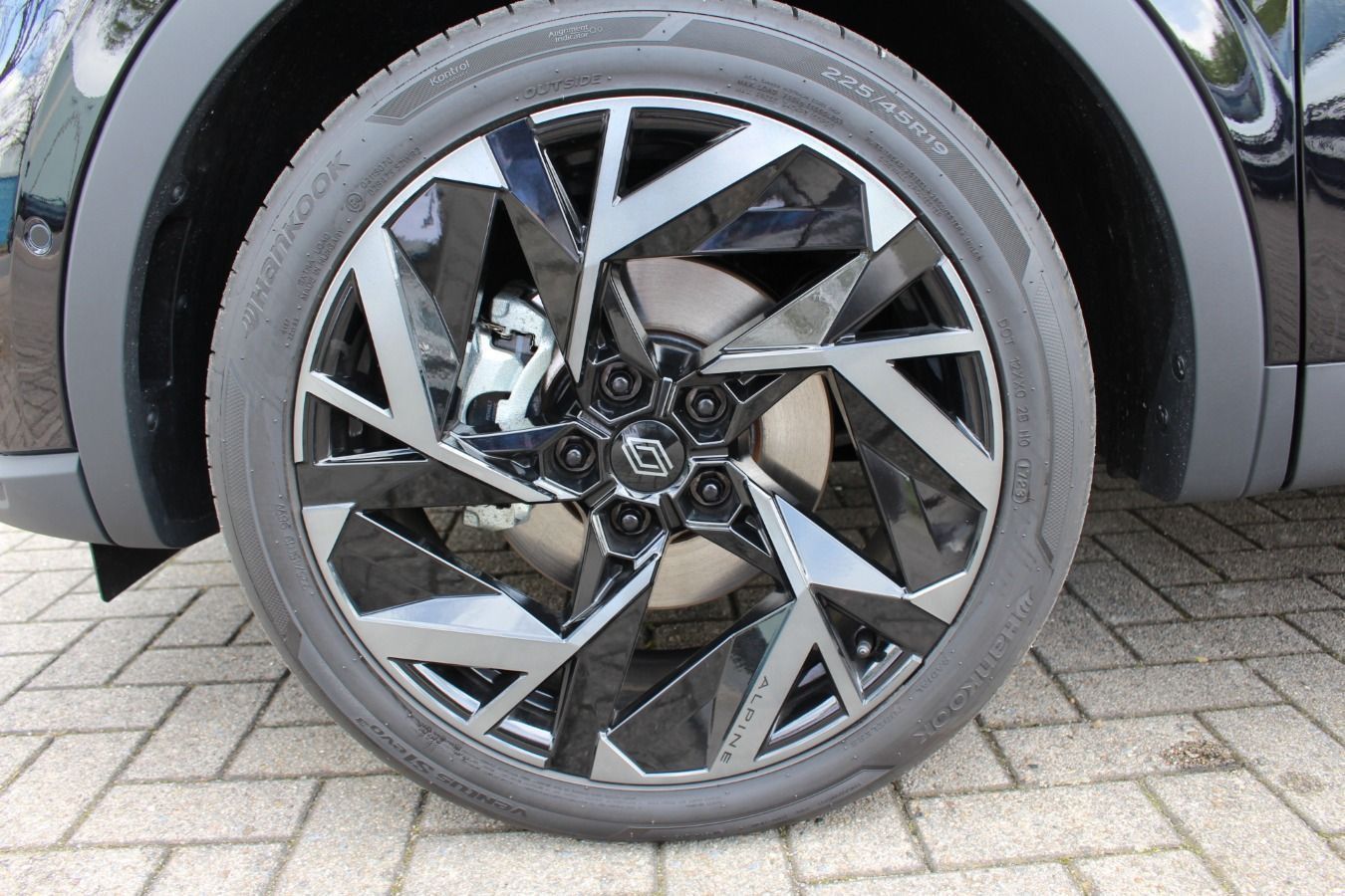 Renault Arkana E-Tech 145 Full Hybrid - Samsaru's Car Outlet
