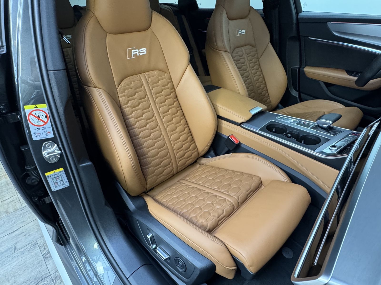 Audi RS6 HeadUP MatrixLED Pano B&O 360° ACC Sitzlüft.