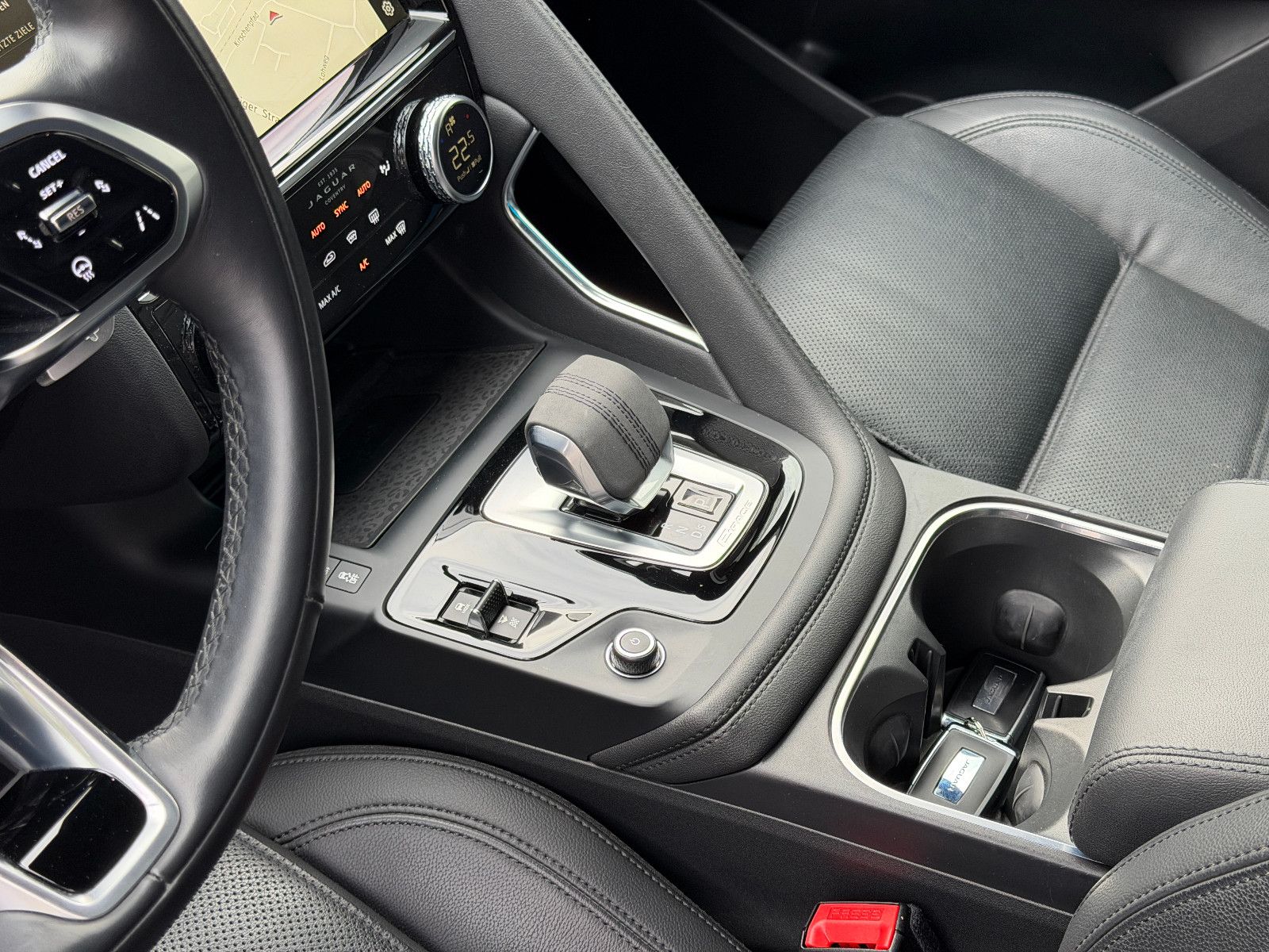 Jaguar E-Pace E-PACE S AWD/PANO/3d-KAMERA/LED/SHZ