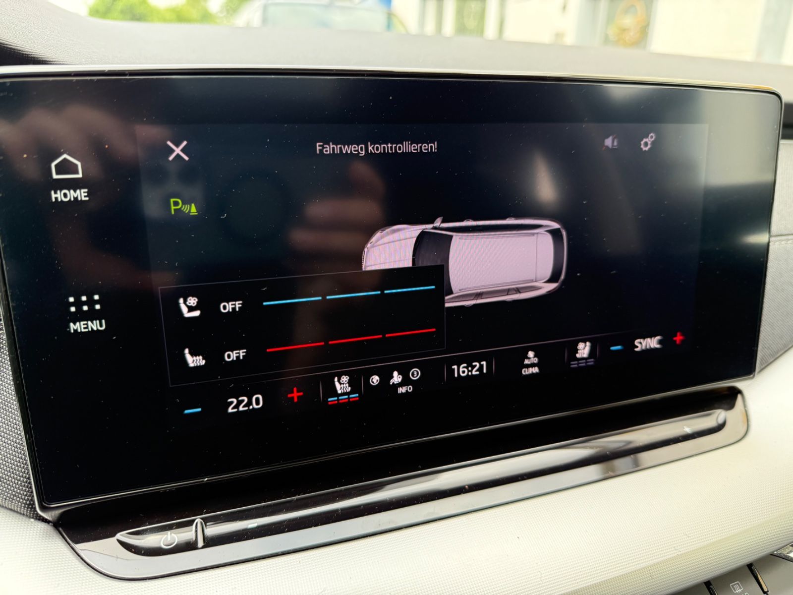 Skoda Octavia Combi 1.5 TSI Style - Samsaru's Car Outlet
