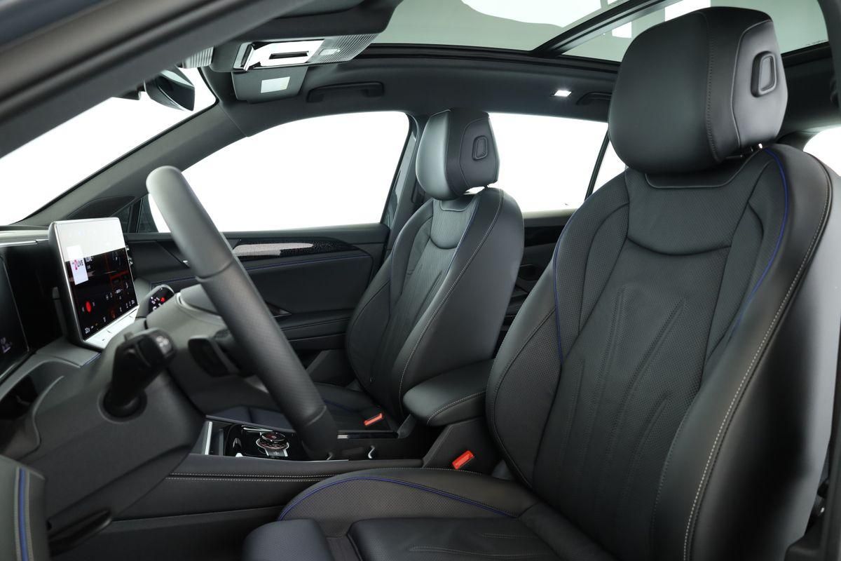 Volkswagen Tiguan 2.0 TDI 4M DSG R-Line Leder Pano Navi 360