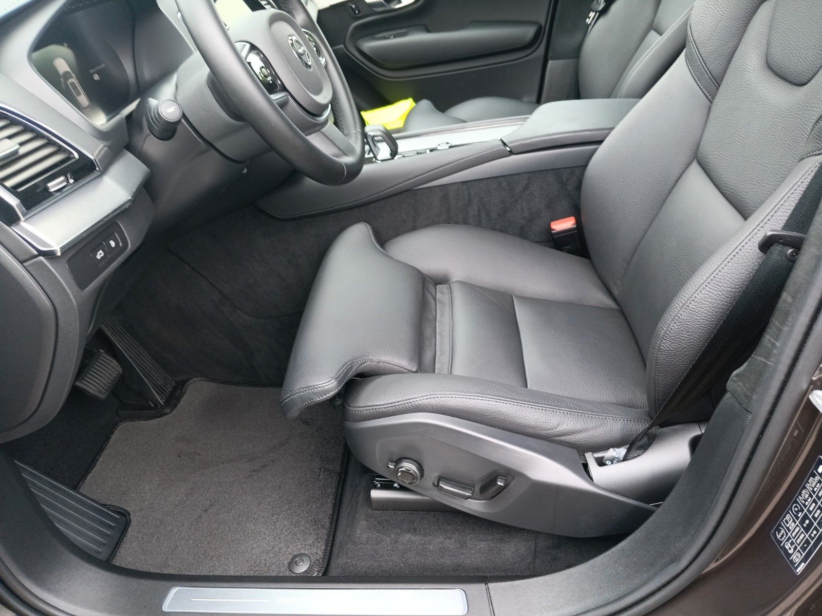 Volvo XC90 T8 Twin Engine AWD - Samsaru's Car Outlet