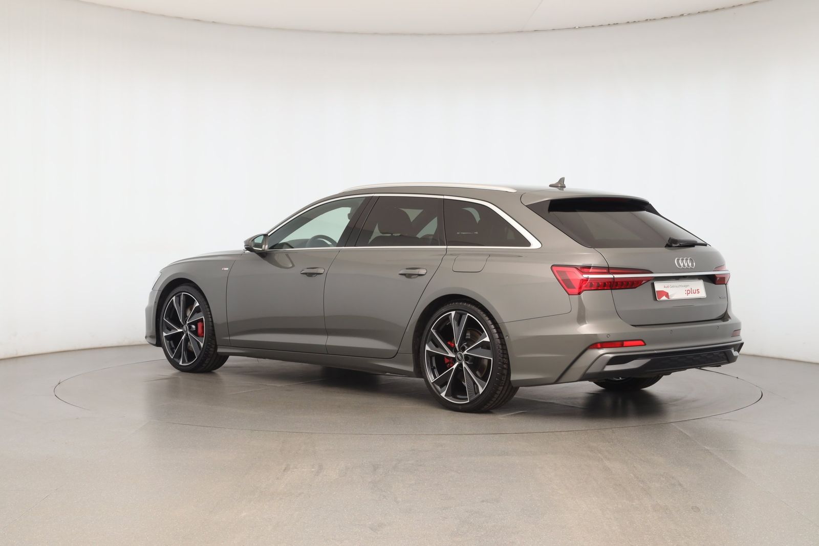 Audi A6 Avant 55 TFSI e quattro S line AHK