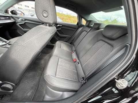 Audi A3 Limousine 30 TFSI S tronic Sitzh. PDC LED Kli