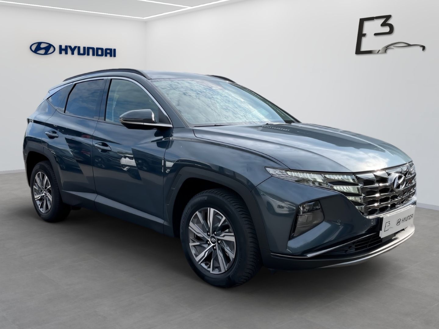 Hyundai Tucson Hybrid 2WD TREND - Samsaru's Car Outlet