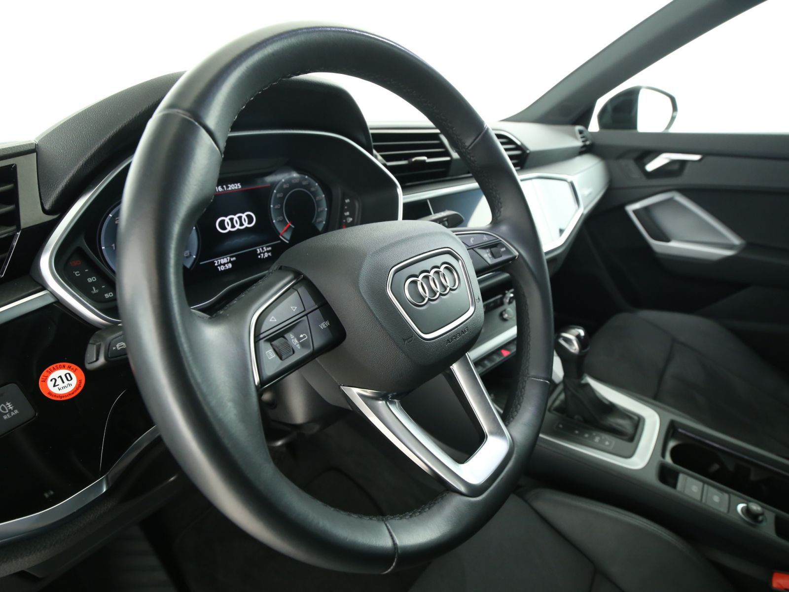 Audi Q3 S line 35 TDI quattro - Samsaru's Car Outlet