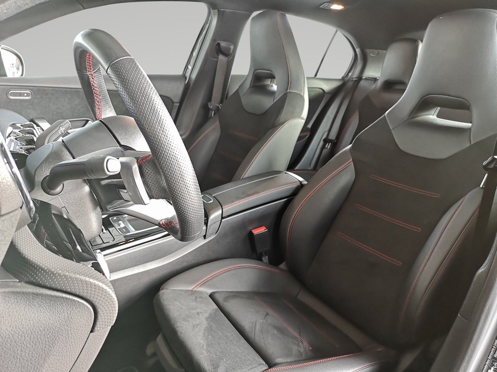 Mercedes-Benz A 200 AMG Line - Samsaru's Car Outlet