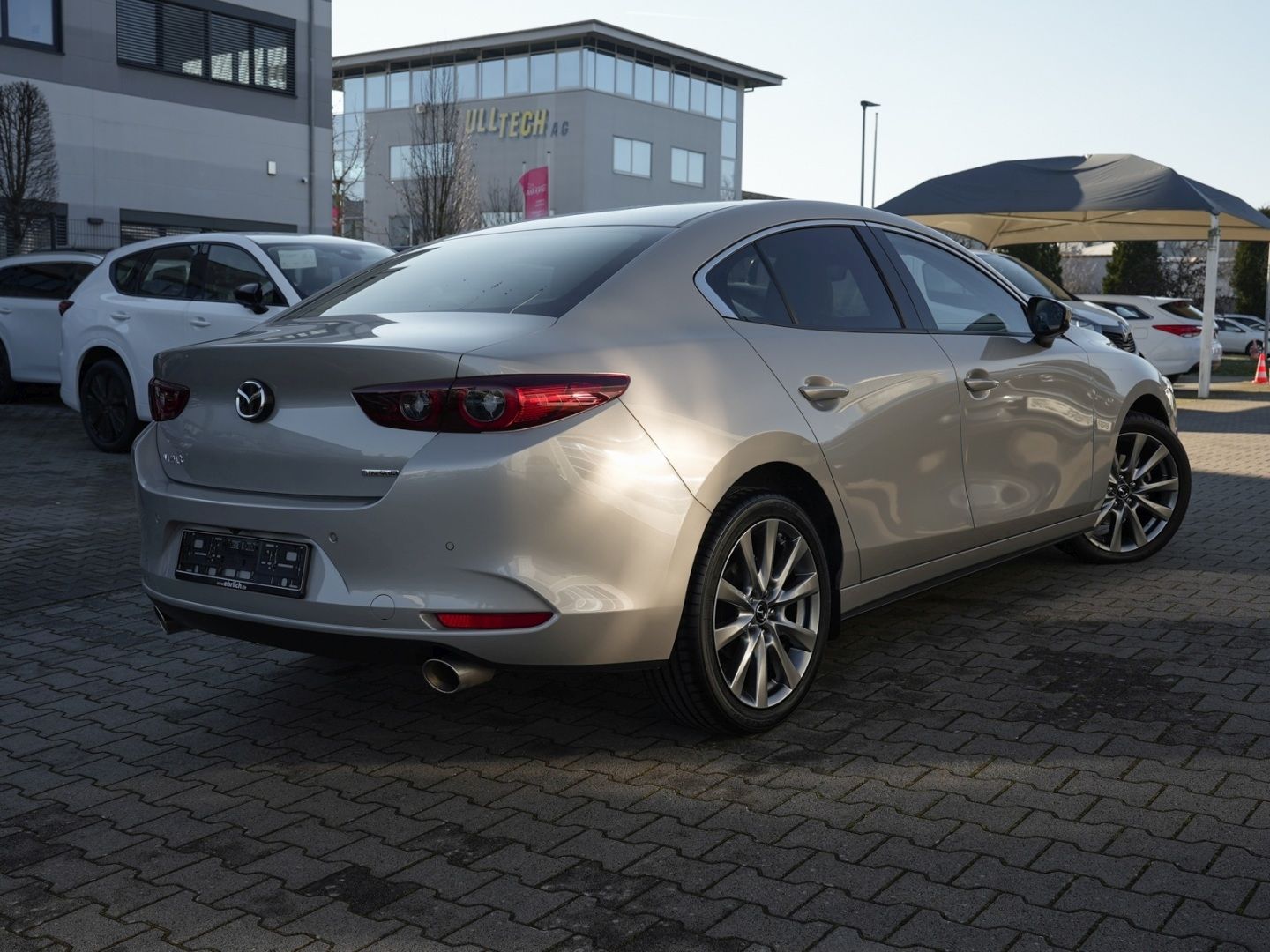 Mazda 3 Fastback Exclusive-Line   BOSE+RFK+PDC+NAVI