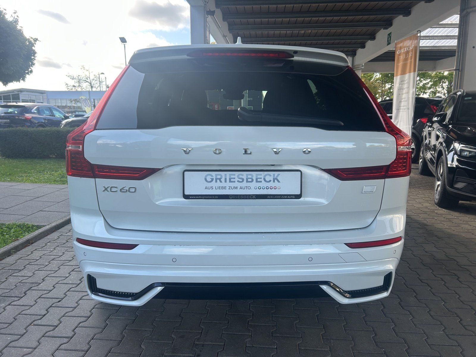 Volvo XC60 T8 R Design LED*AHK*
