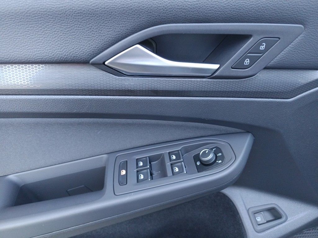 Volkswagen Golf VIII e-Hybrid 1.4 TSI DSG GTE - Samsaru's Car Outlet