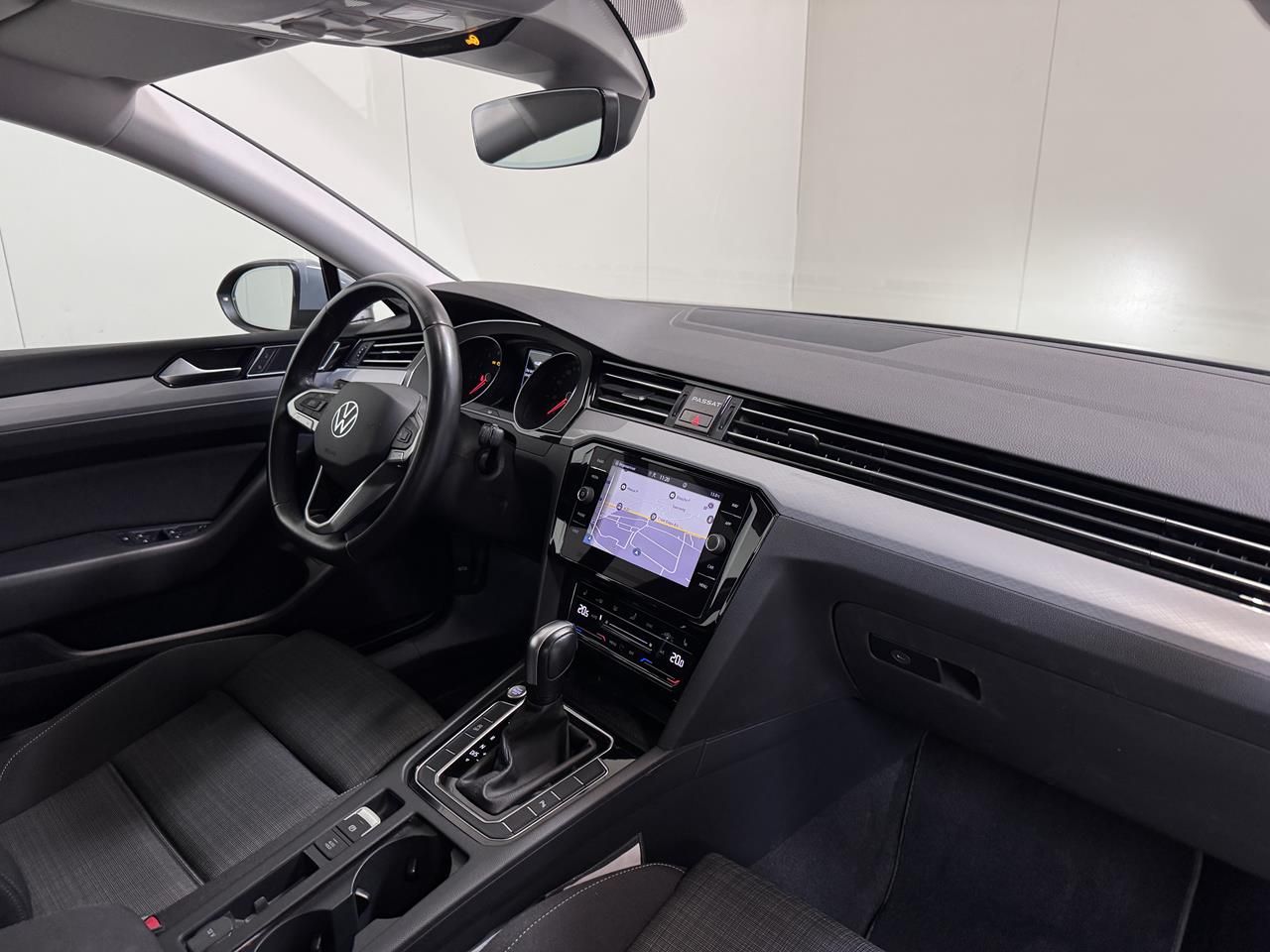 Volkswagen Passat 1.5 Benzine - Samsaru's Car Outlet