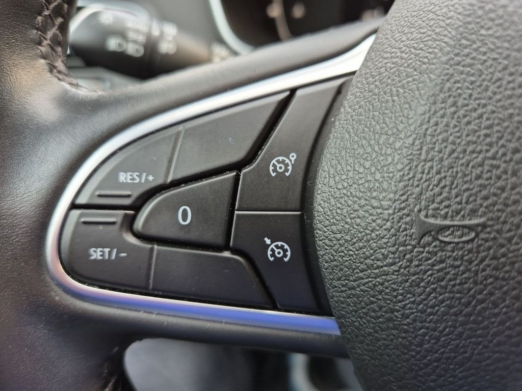 Renault Megane TCe 140 GPF EDC ZEN - Samsaru's Car Outlet