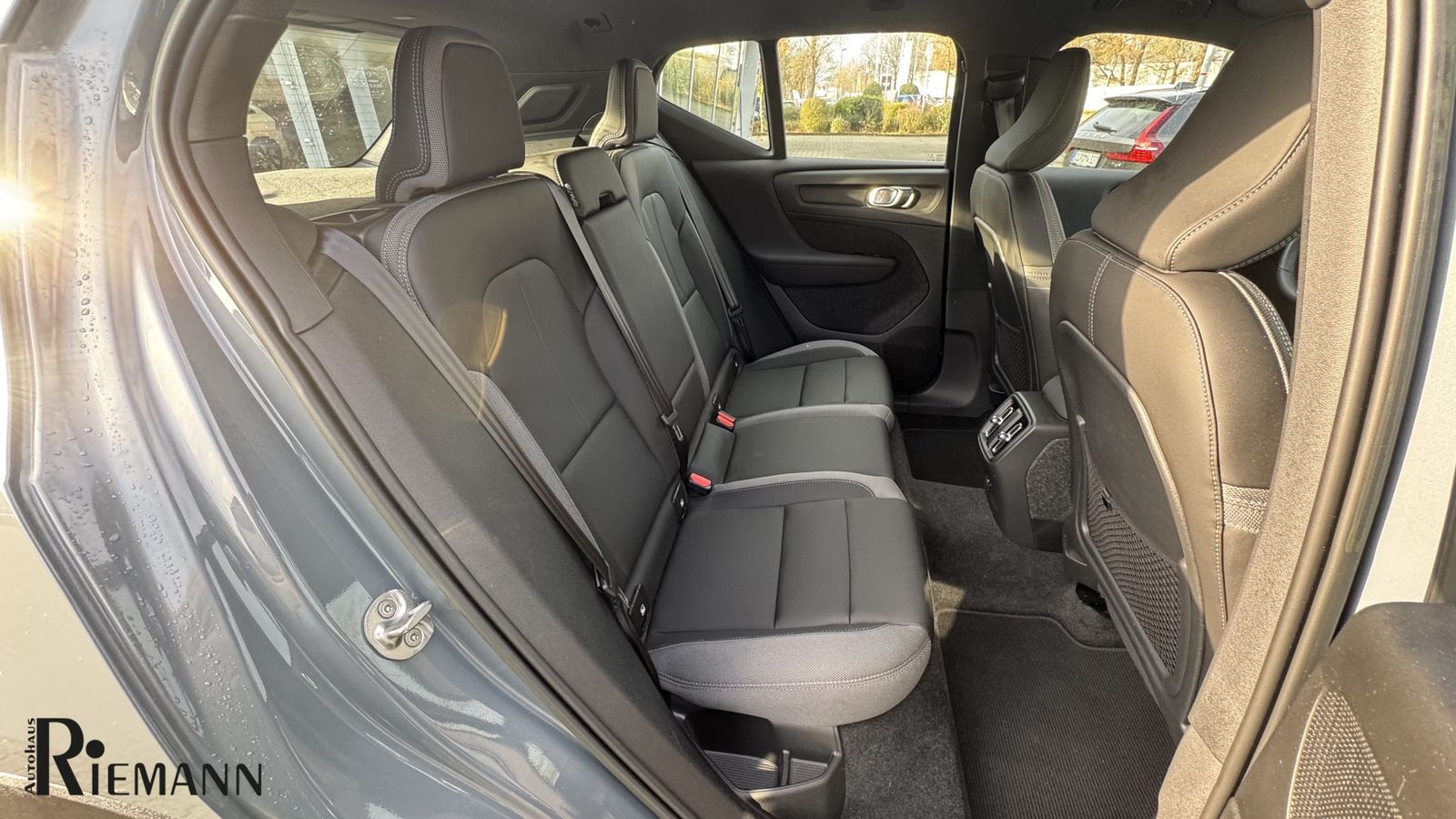 Volvo XC40 Recharge Single Motor Plus + Winter-Paket