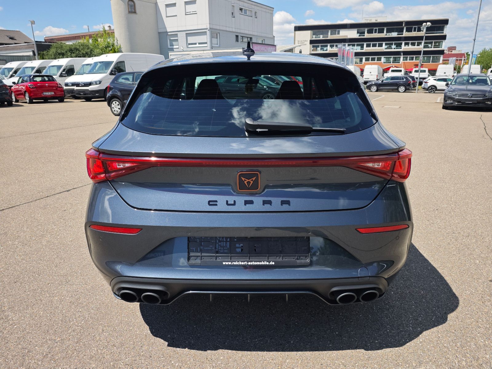 Cupra Leon VZ 300PS DSG - Samsaru's Car Outlet