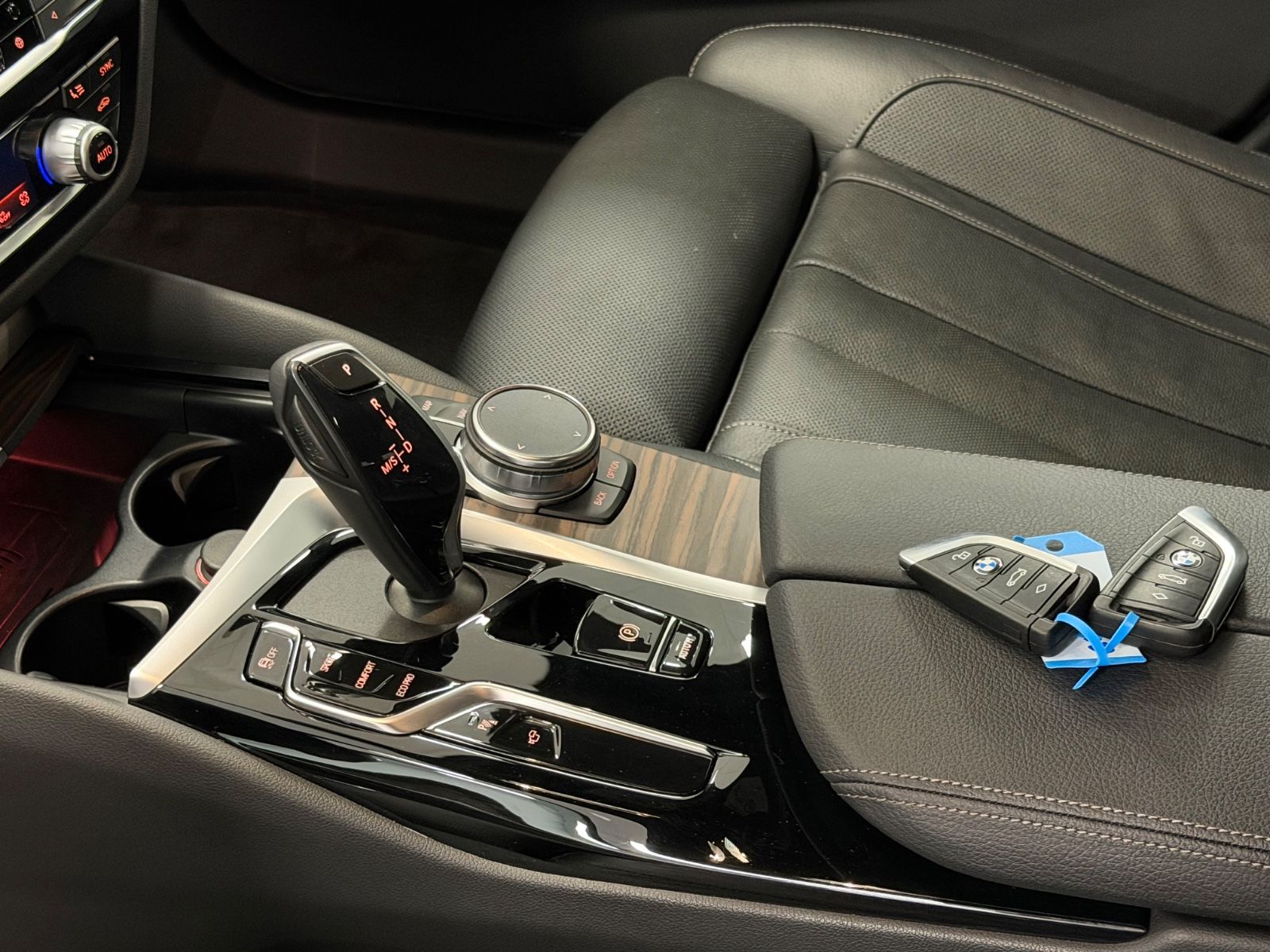 BMW 530dxD/HUD/Laser/P+DrivAsPro/360°/St&Go/StandHz