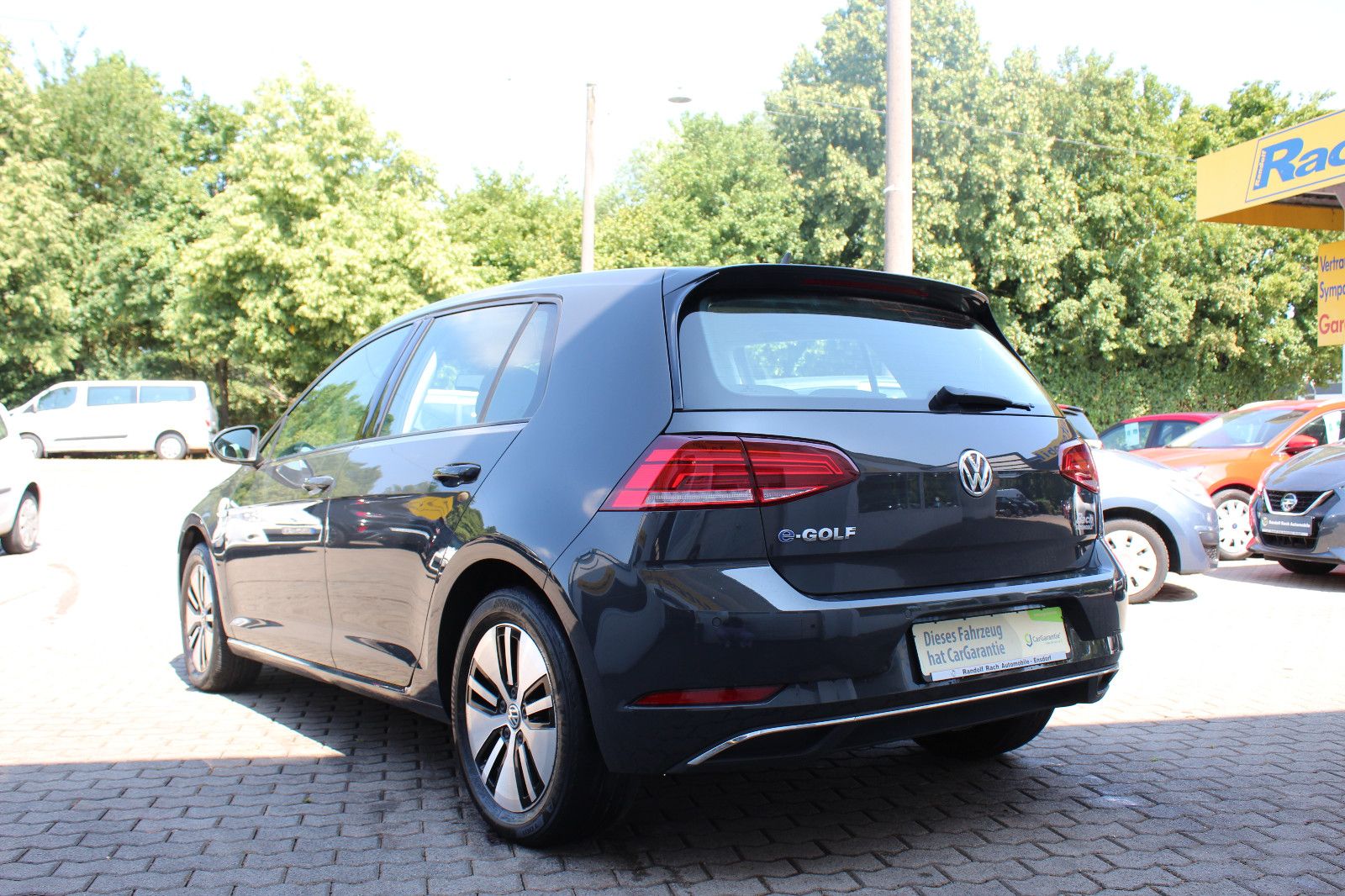 Volkswagen Golf VII e-Golf - Samsaru's Car Outlet