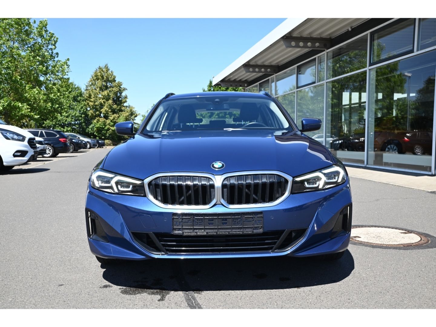 BMW 320 d xDrive Touring MHyb - Samsaru's Car Outlet