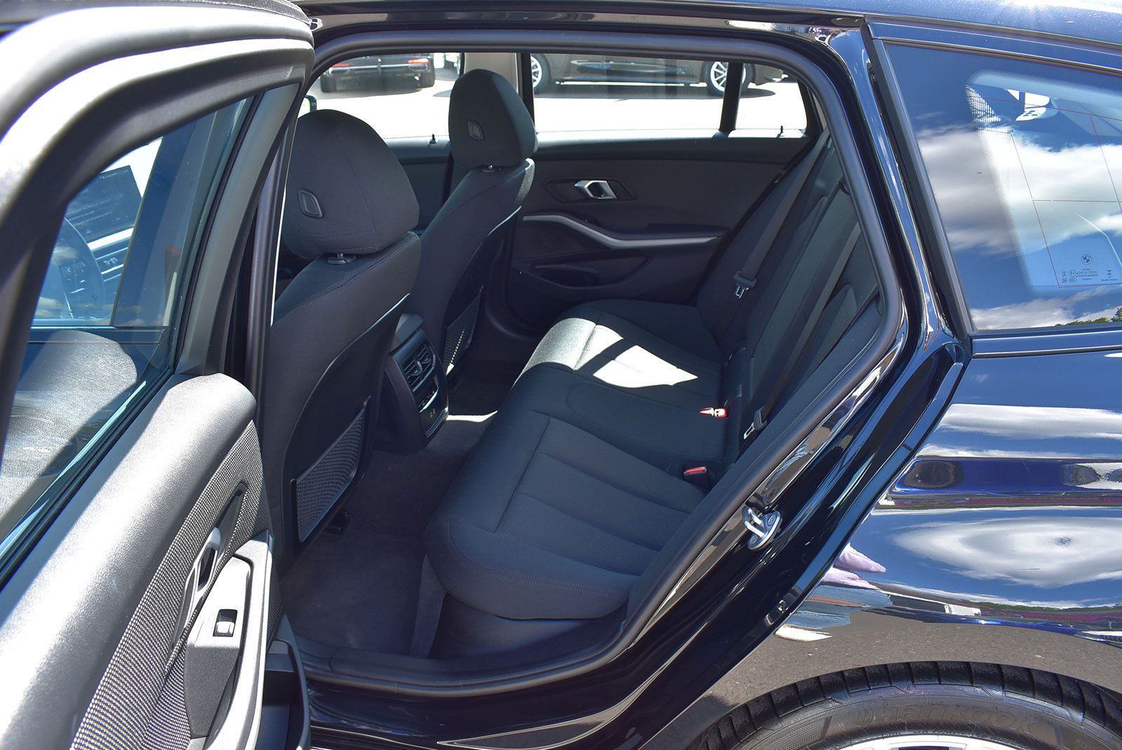 BMW 320 d xDrive - Samsaru's Car Outlet