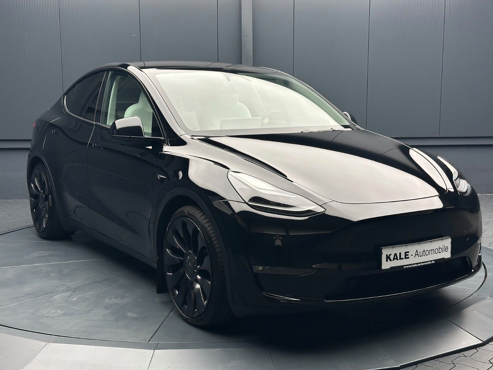 Tesla Model Y Performance Dual AWD*LEDER/Weiss*21Zoll*