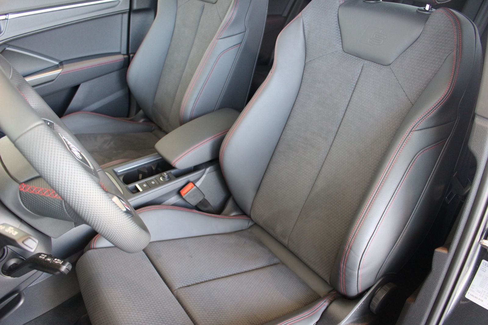 Audi Q3 S line S 40 TFSI quattro S tronic AHK Matrix