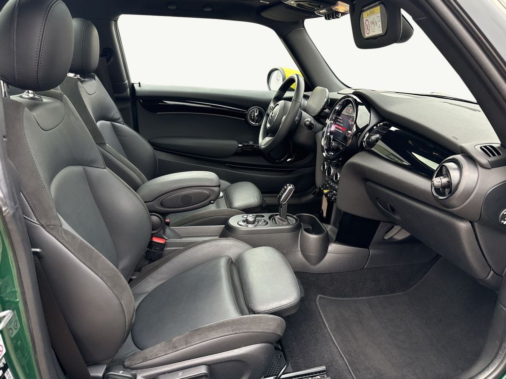 MINI Cooper SE Classic - Samsaru's Car Outlet