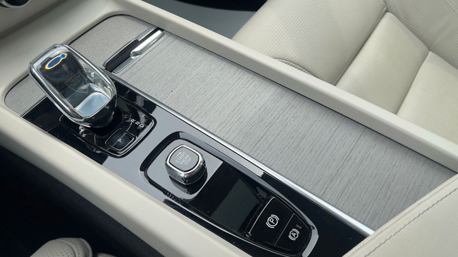 Volvo XC60 B5 D Ultimate Bright AWD*AHK*STHZG*Massage*