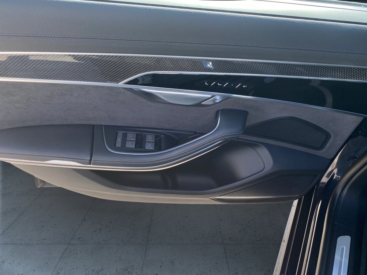 Audi A8 L 60 TFSI e qu. - Samsaru's Car Outlet
