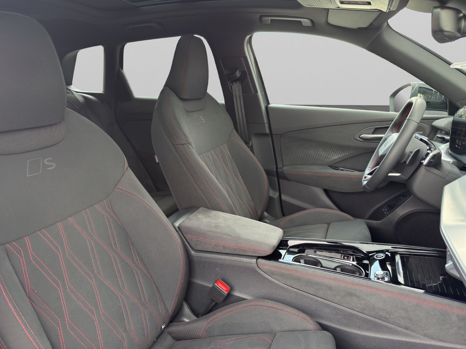 Audi Q3 e-hybrid S line TECH PRO+PANO+MATRIX+SONOS