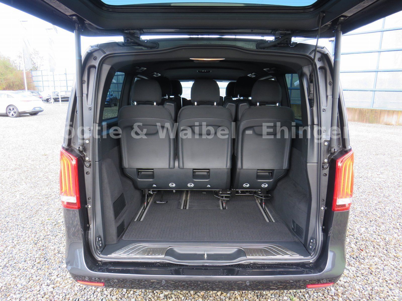 Mercedes-Benz V 300 d ED Lang - Samsaru's Car Outlet