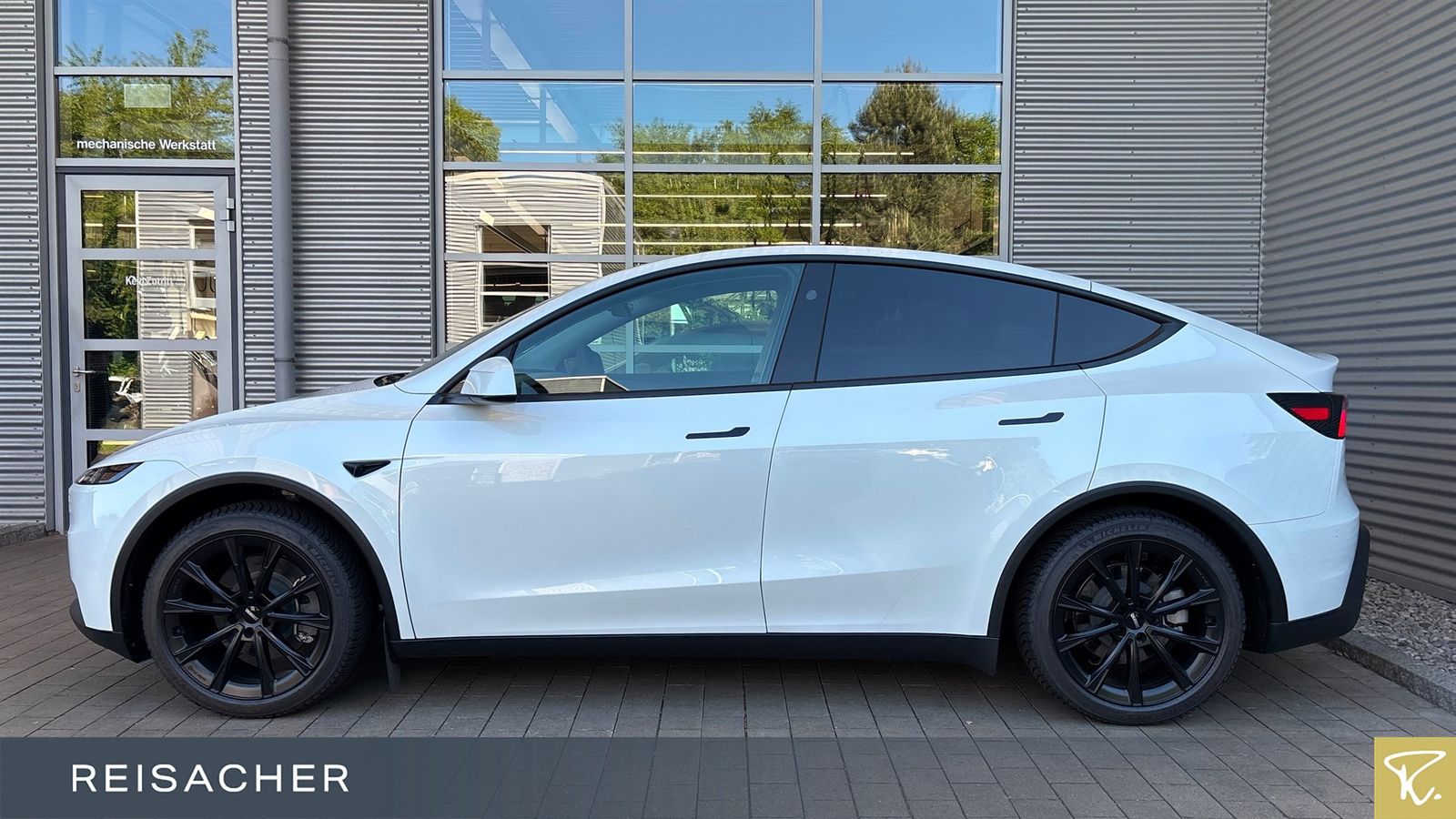 Tesla Model Y RWD
